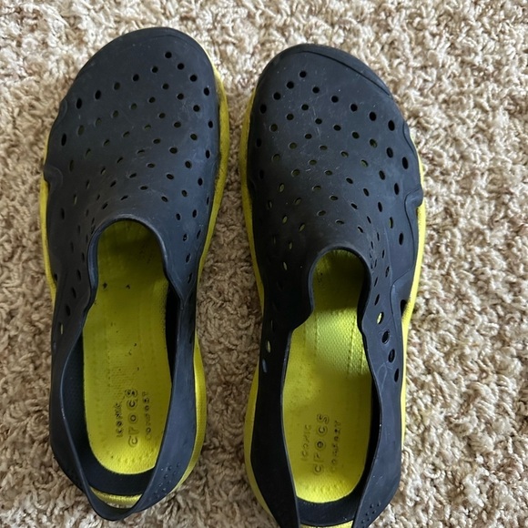 CROCS Other - Men's crocs black and neon pre owned size 7